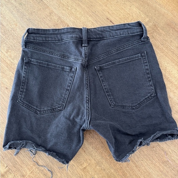 ✨2 for $35 ALL SHORTS!✨ Old Navy High-Waisted OG Shorts 5-inch inseam size 6 - Picture 6 of 9